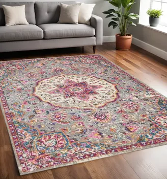 5' X 7' Gray And Ivory Medallion Area Rug