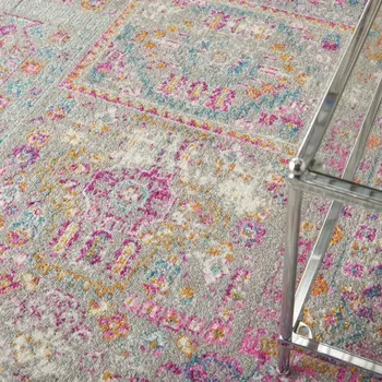 5' X 7' Gray And Ivory Abstract Distressed Area Rug