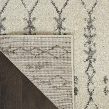 5' X 7' Gray And Ivory Geometric Distressed Area Rug