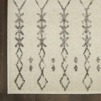 5' X 7' Gray And Ivory Geometric Distressed Area Rug