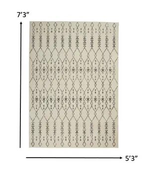 5' X 7' Gray And Ivory Geometric Distressed Area Rug