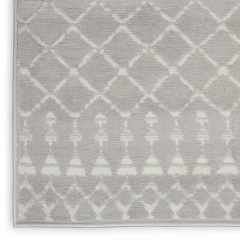 5' X 7' Gray And Ivory Geometric Area Rug