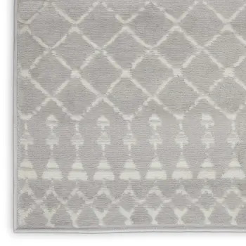 5' X 7' Gray And Ivory Geometric Area Rug