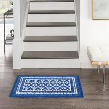 4' X 6' Blue And White Geometric Area Rug