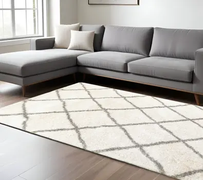 7' X 10' Ivory And Gray Geometric Lattice Area Rug