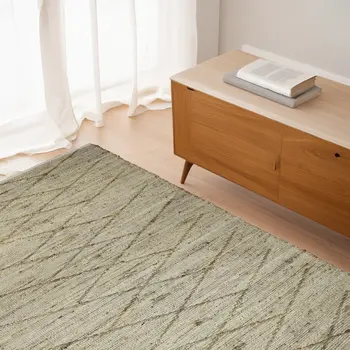 4' X 6' Beige Area Rug
