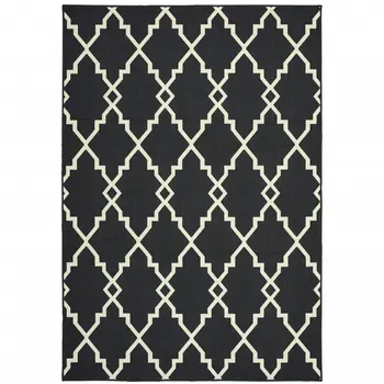 4' X 6' Black And Ivory Indoor Outdoor Area Rug