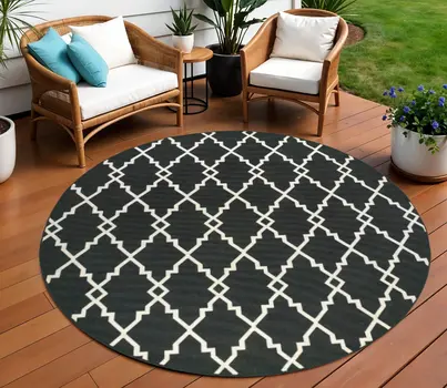 8' X 8' Black And Ivory Round Indoor Outdoor Area Rug