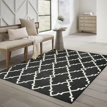 8' X 8' Black And Ivory Round Indoor Outdoor Area Rug