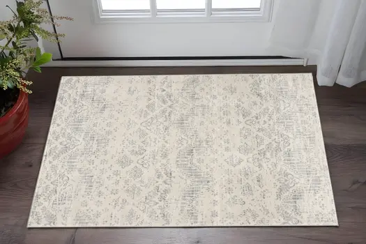 2' X 3' Ivory Distressed Ikat Pattern Scatter Rug