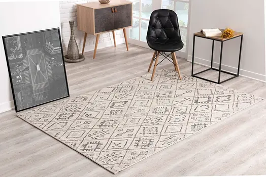 5' X 7' Ivory Geometric Berber Area Rug