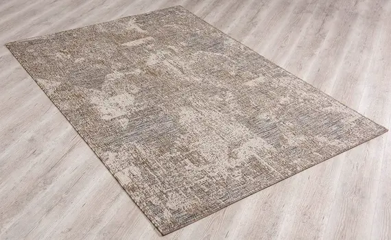5' X 7' Gray and Ivory Abstract Area Rug