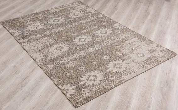 5' X 7' Gray and Ivory Ikat Area Rug