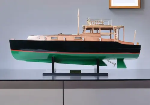 15" Black and Green Solid Wood Hand Painted 1934 Hemingway Pilar Fishing Boat Model Boat