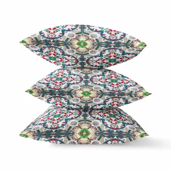 20"X20" Green And White Microsuede Quatrefoil Zippered Pillow
