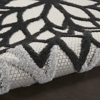 3' X 4' Black And White Indoor Outdoor Area Rug