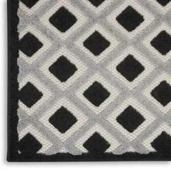 6' Black And White Indoor Outdoor Runner Rug