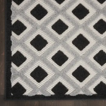 12' Black And White Indoor Outdoor Runner Rug