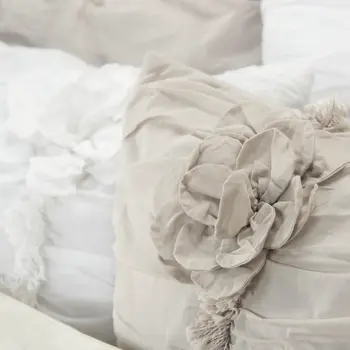 White Floral Queen Quilt