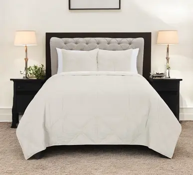 Set of Three Ivory Geometric King Quilt