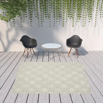 8' X 10' Gray And Ivory Indoor Outdoor Area Rug