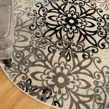 5' Tan And Gray Medallion Round Rug
