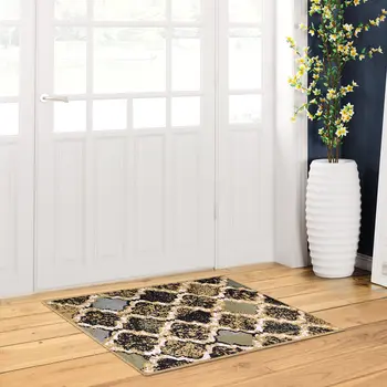 2' X 3' Multi Color Quatrefoil Power Loom Distressed Stain Resistant Area Rug
