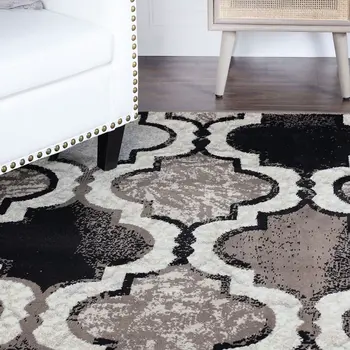 8' Ivory Quatrefoil Distressed Square Rug