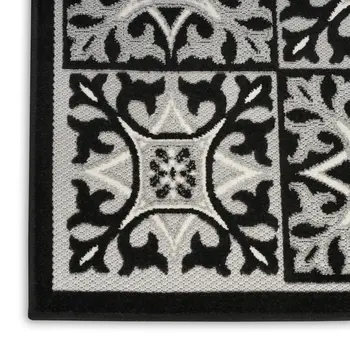 8' X 11' Black and White Geometric Non Skid Indoor Outdoor Area Rug