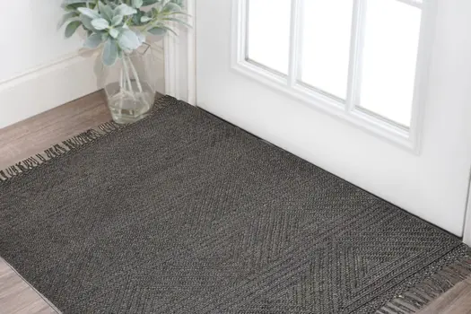 2' X 3' Gray Wool Geometric Hand Woven Area Rug With Fringe