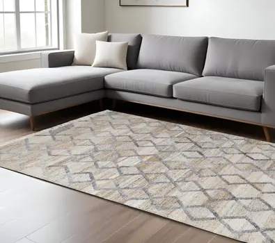 8' X 10' Gray and Ivory Geometric Hand Woven Area Rug With Fringe