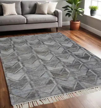 5' X 8' Gray Geometric Hand Woven Area Rug With Fringe