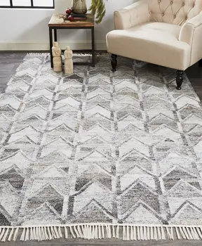 5' X 8' Gray Geometric Hand Woven Area Rug With Fringe