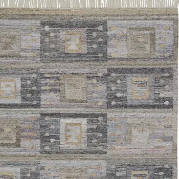 5' X 8' Gray Geometric Hand Woven Area Rug With Fringe