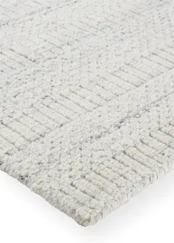 5' X 8' Ivory And Gray Wool Hand Woven Stain Resistant Area Rug