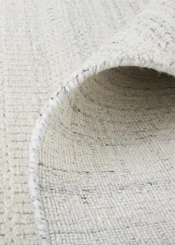 5' X 8' Ivory And Gray Wool Hand Woven Stain Resistant Area Rug