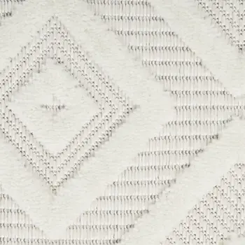 7' X 10' Ivory And White Indoor Outdoor Area Rug