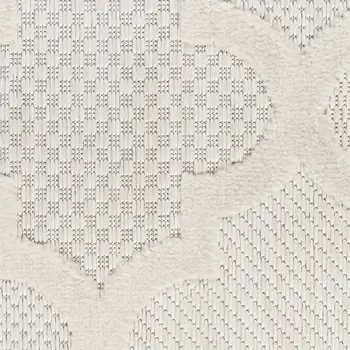 7' X 10' Ivory And White Indoor Outdoor Area Rug