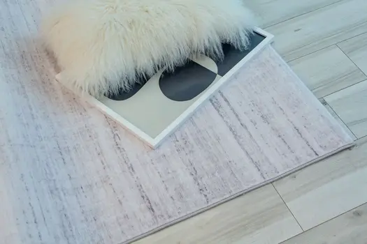 4' X 6' Beige Abstract Area Rug