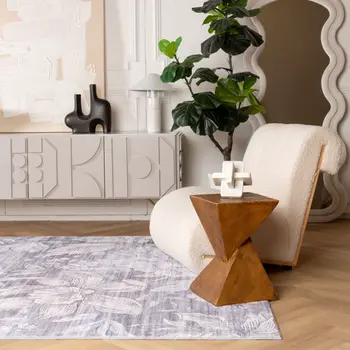 4' X 6' Gray and Beige Floral Area Rug