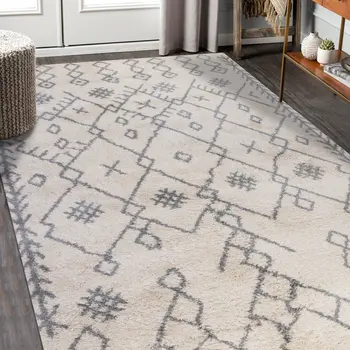 2' X 3' Gray and Ivory Geometric Shag Area Rug