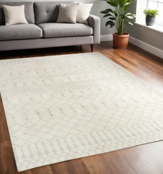 5' X 7' Gray And Ivory Moroccan Washable Area Rug