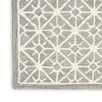 5' X 7' Gray and Ivory Geometric Hand Tufted Area Rug