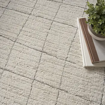 5' X 7' Gray And Ivory Abstract Area Rug