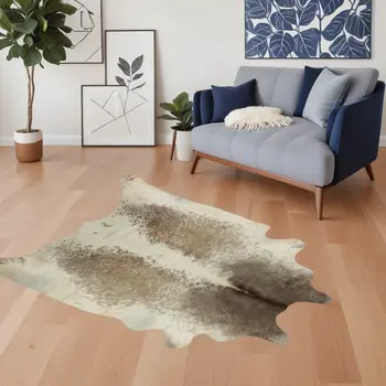 5' X 7' Brown and White Cowhide Hand Knotted Area Rug