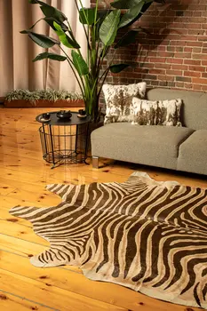 5' X 7' Beige and Brown Cowhide Hand Knotted Area Rug