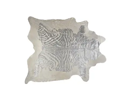 6' X 7' Silver and Ivory Cowhide Hand Knotted Area Rug