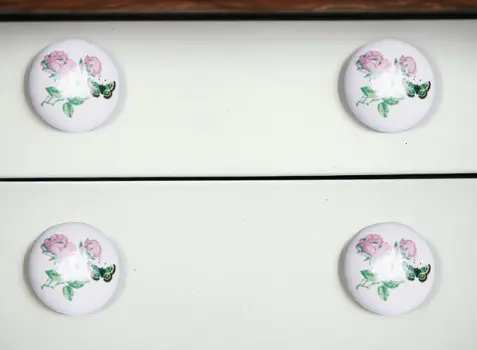 Set of Eight Light Pink And White Ceramic And Metal Floral Drawer Pull Knobs