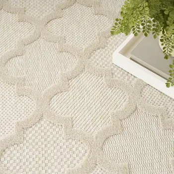 5' X 7' Cream And Beige Trellis Indoor Outdoor Area Rug