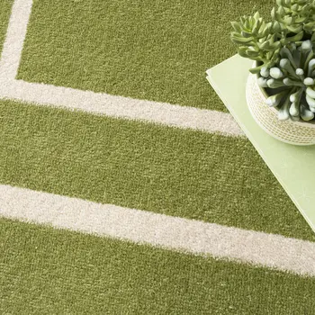 8' X 10' Green And Ivory Indoor Outdoor Area Rug